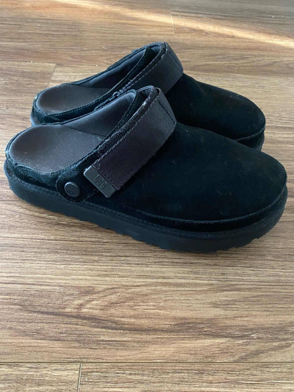 UGG Womens Goldenstar Clog - Black Suede, Size 9 - Picture 2 of 10